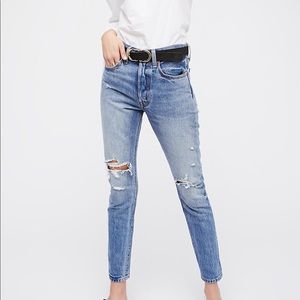 Levi’s 501 Medium Wash Jeans Size 25